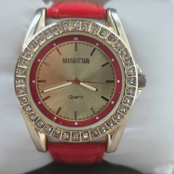 Croton Manhattan Women Wristwatch Red Leather Strap Analog Watch Holidays - Picture 3 of 13